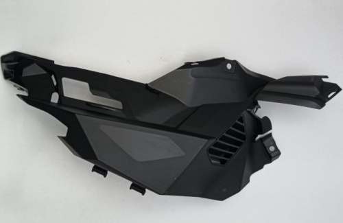 Панель боковая передняя левая (в сборе) черная для снегохода BRP Ski-doo G5 502008530