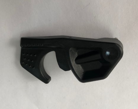 Защелка пластика правая для снегохода BRP Lynx 517306320