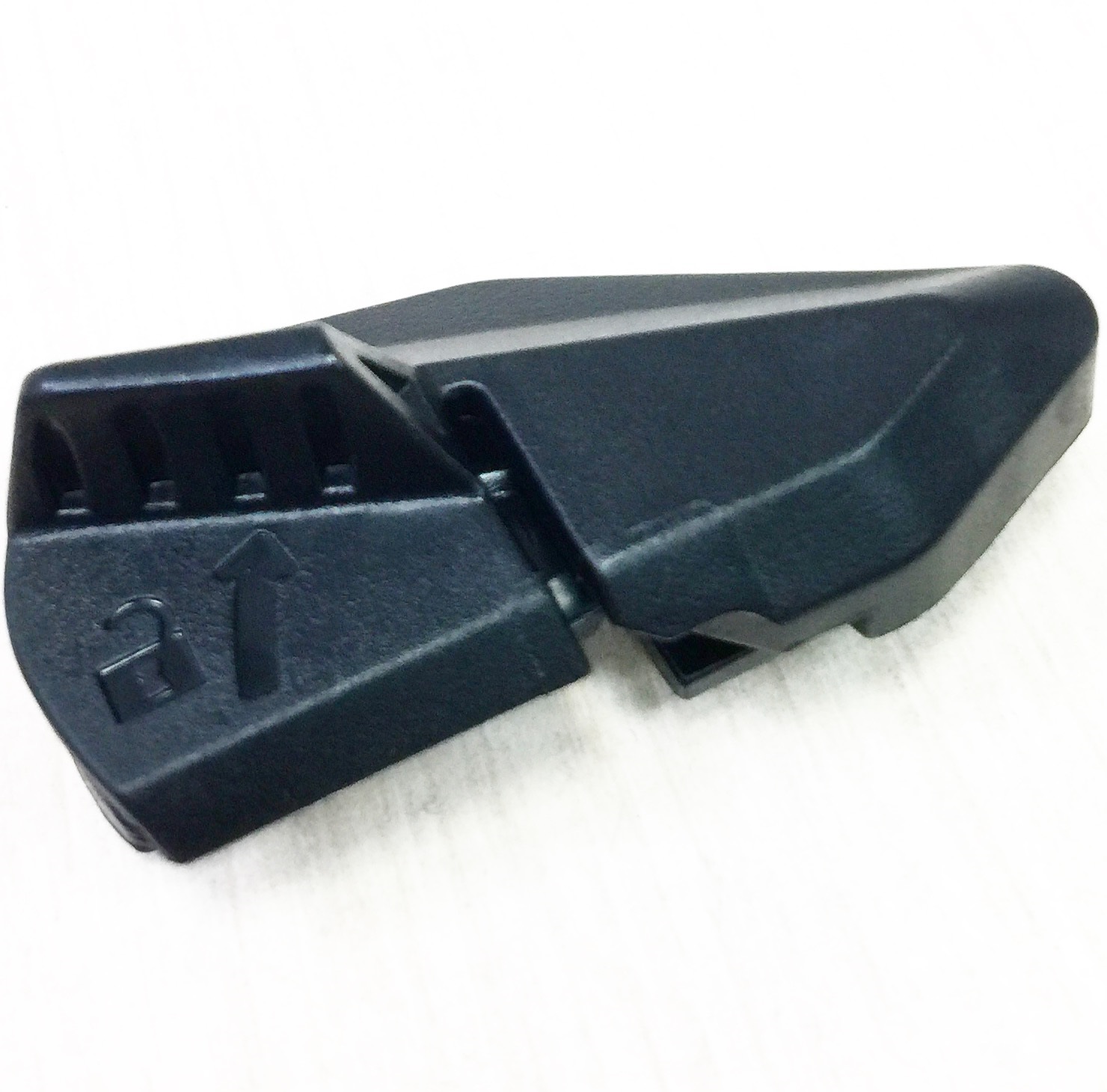 Крепление пластика (Левое) снегохода BRP Ski-Doo 850 600 Summit Freeride Mxz Renegade Backcountry Skandic Tundra 517305980