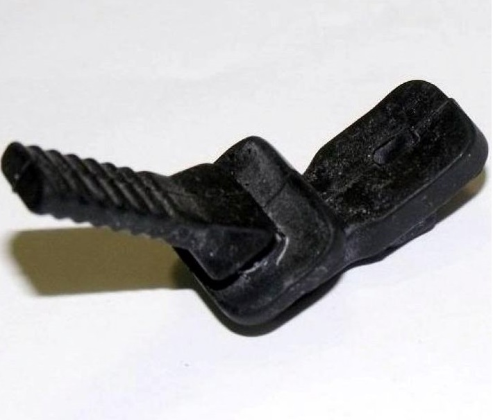 517306057 Крепеж Боковой Панели Для Ski Doo 517304573