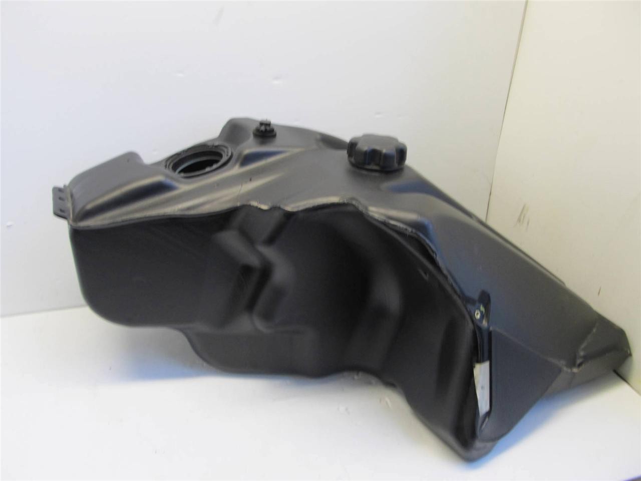 Бензобак для снегохода Arctic Cat Z1 XT  5000 XT 0770-910  2670-062  0637-417